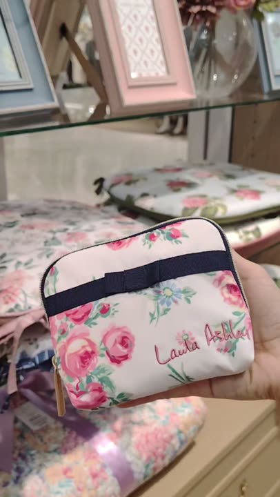 mika（55082） | LAURA ASHLEY（新宿京王ローラアシュレイ）| ワールド